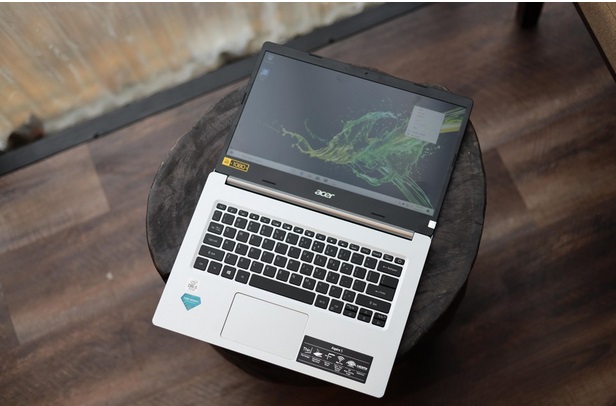 Màn hình hiển thị của laptop đồ họa mỏng nhẹ
