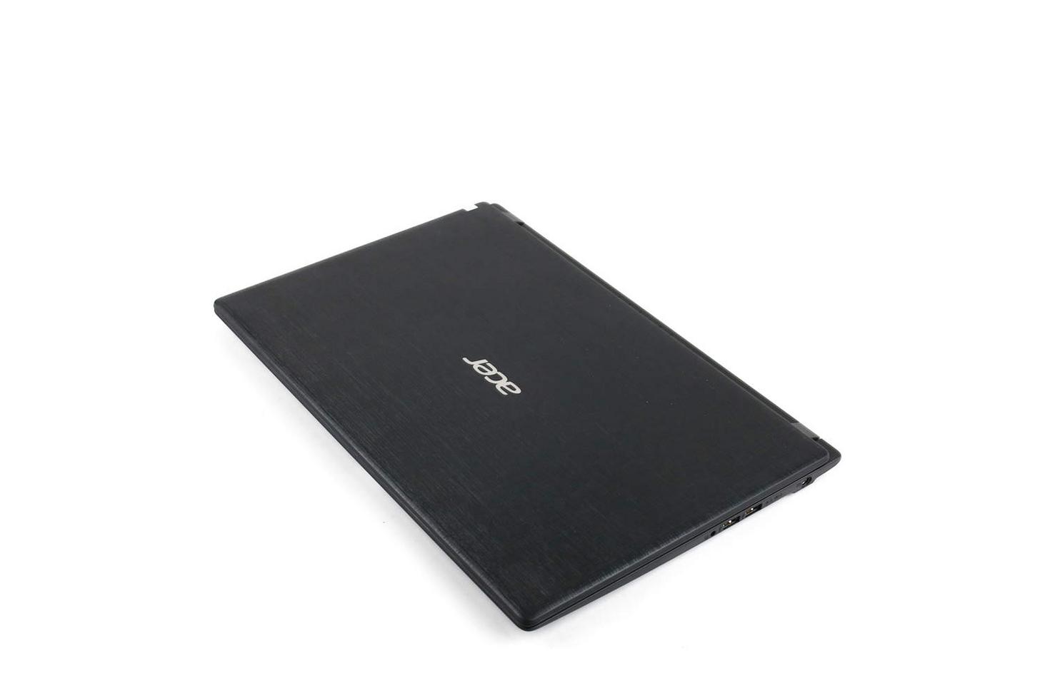 Thiết kế truyền thống chắc chắn của laptop Acer A3