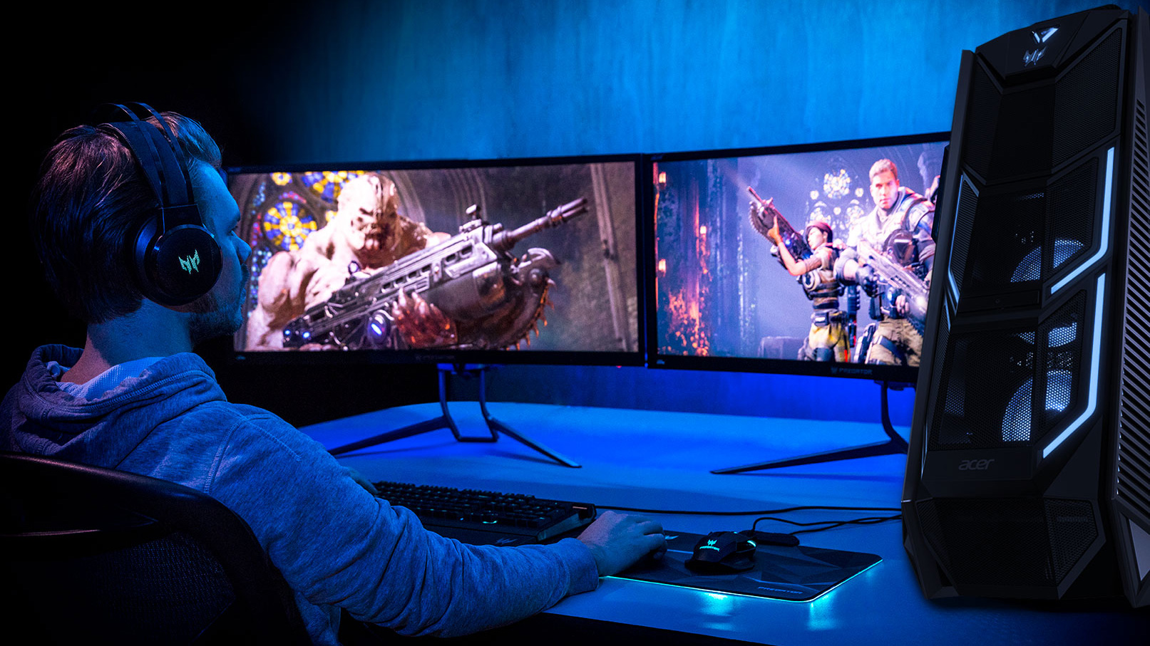 He s really on computer games. Самая дорогая компьютерная игра. Люди играющие в компьютерные игры. Самая дорогая компьютерная игра в мире. Компьютерные игры фото.