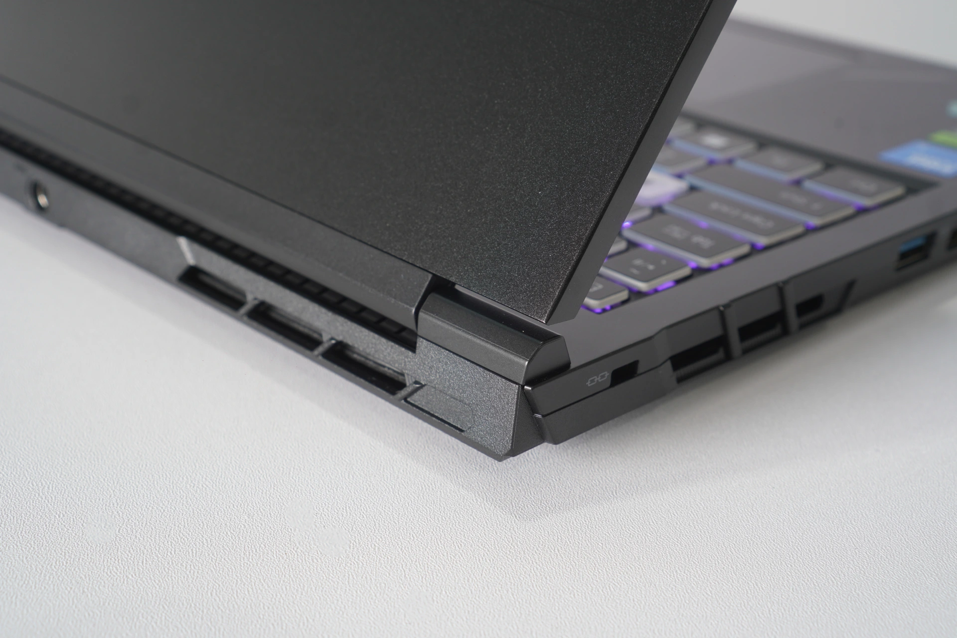 Acer Gaming Aspire 7 A715-59G - Laptop Gaming Phổ Thông Mạnh Mẽ Đa Nhiệm Vừa Học Vừa Chơi - Acer Việt Nam - 4